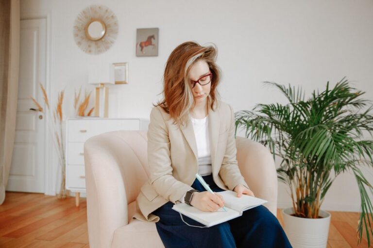 Modern Life Coaching: 5 Ways It Transforms Your Personal Growth